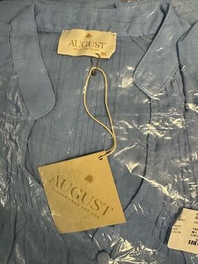 AUGUST Greek resort brand ZAKAR Shirt NWT
M/L  BLUE